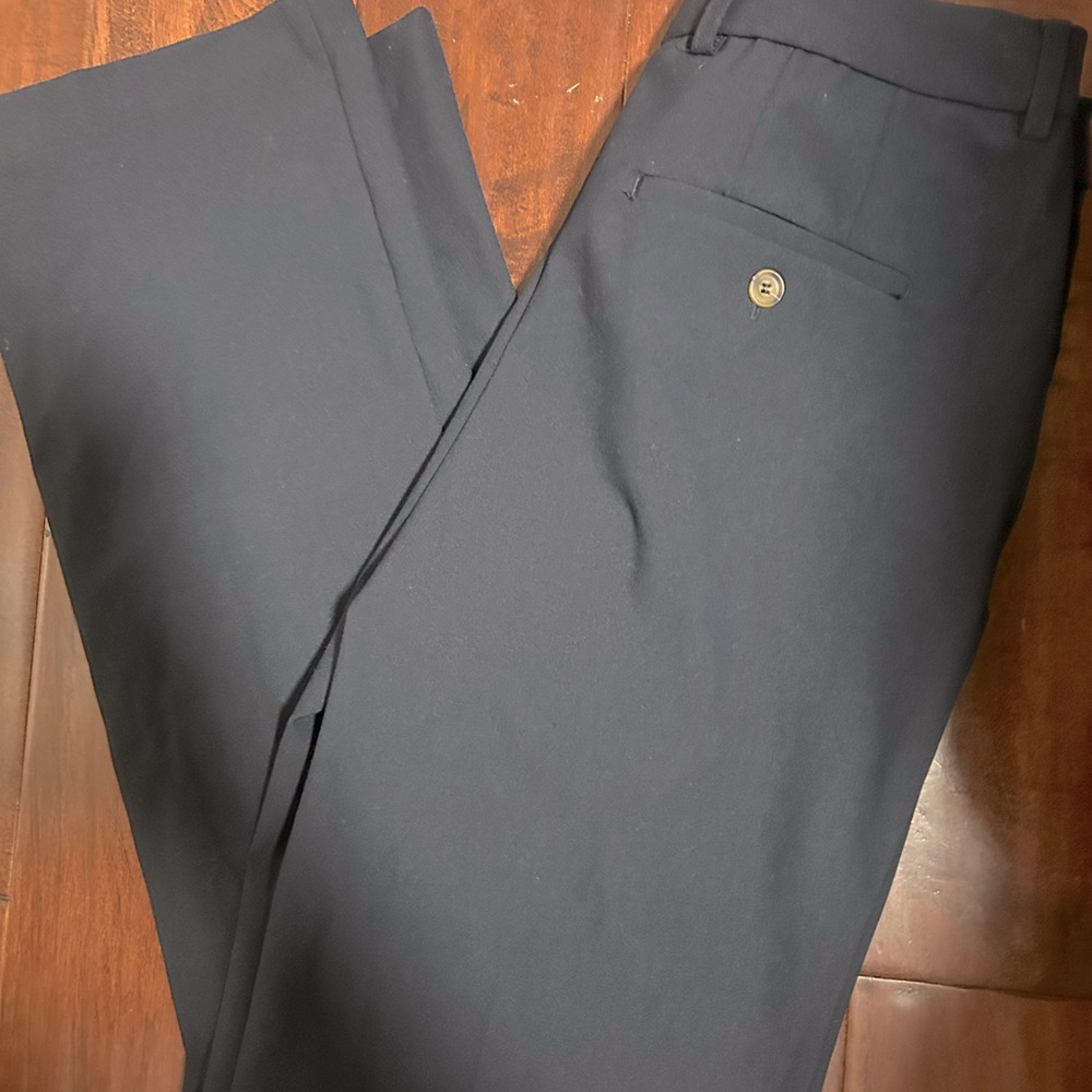 Navy blue dress pants with button closure and 2 front pockets #dresspants